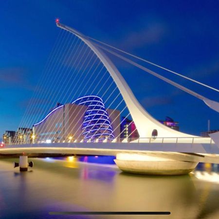 Modern Dublin City Centre Exterior photo